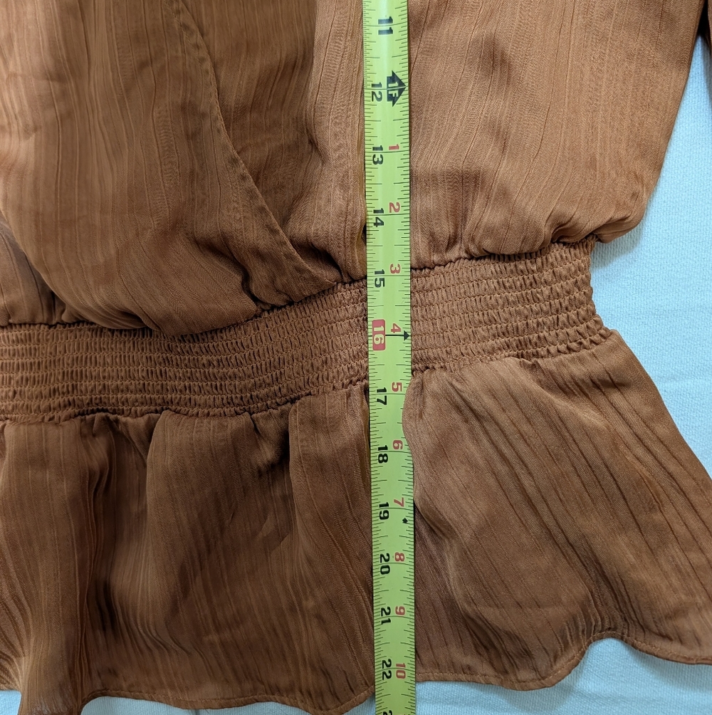 Express Low Cut Long Sleeve Blouse Size M - Picture 6 of 7